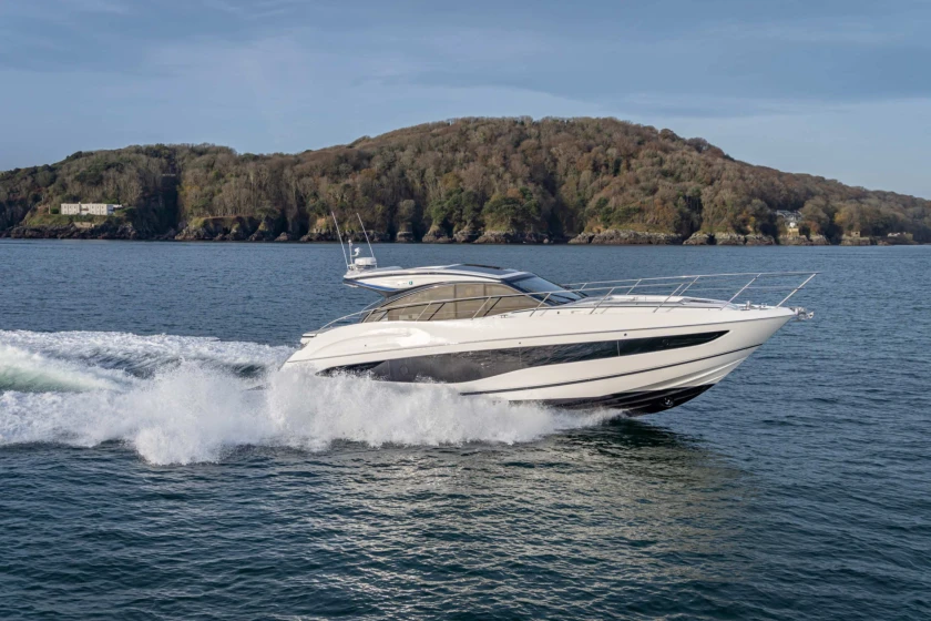 Image of jpeg-optimizer_v50-exterior-white-hull-6.jpg