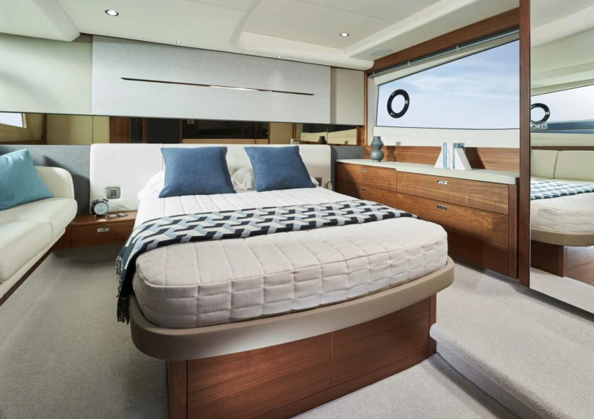 Image of jpeg-optimizer_jpeg-optimizer_v50-interior-master-stateroom.jpg